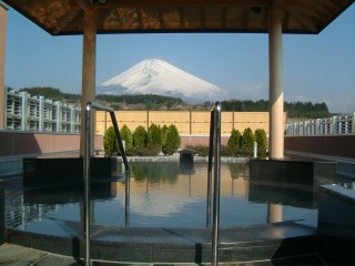 裾野ヘルシーパーク露天風呂からの富士山