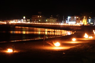 熱海市の百八体流灯祭
