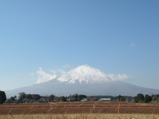 西澤水系、雪化粧の富士山