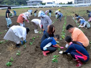 天守への報徳。地域に根差す感謝の文化