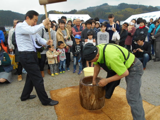 葉梨アーモンド祭り