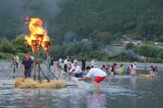 平谷の流し焚(だい)