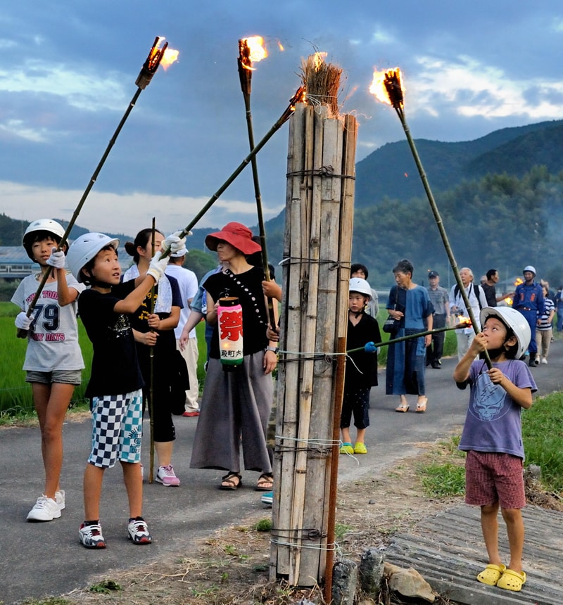 藤枝市岡部町殿（殿）